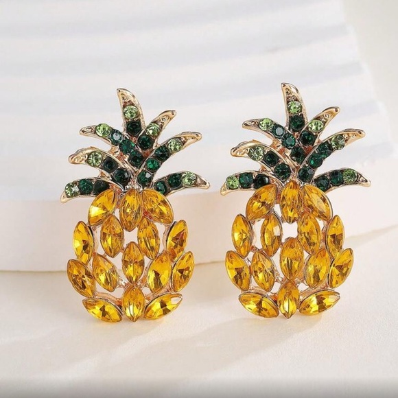 ✨NEW Rhinestone Crystal Gold and Green Pineapple Earrings - Picture 2 of 5